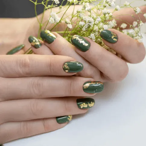 Gold Foil St. Patrick’s Day Nails 