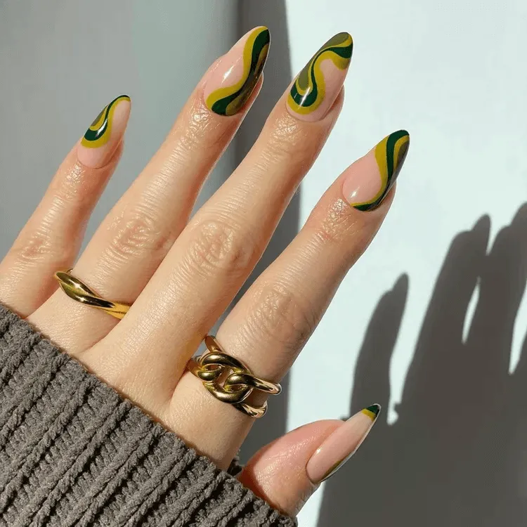 Groovy Green Nails 