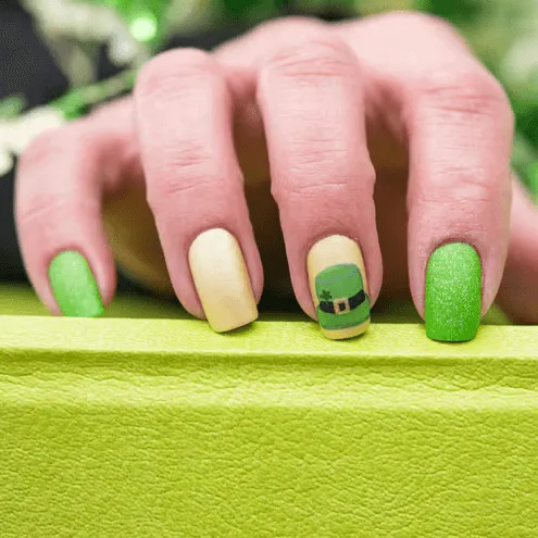 Leprechaun Hat St. Patrick’s Day Nails 